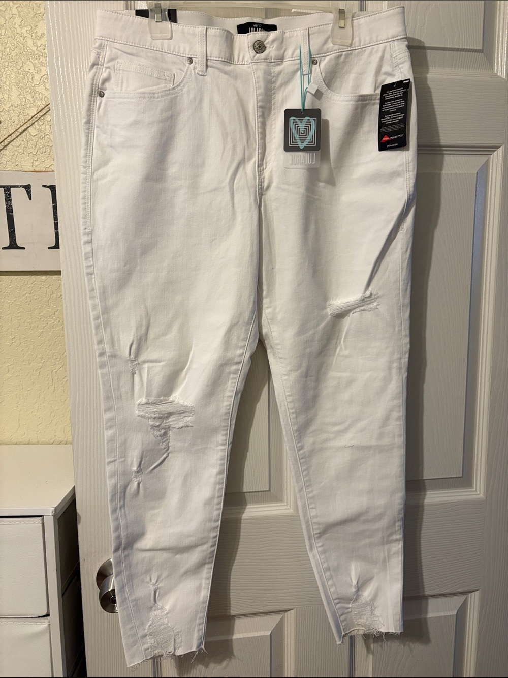 LuLaRoe White Jeans with Teal Accent Tag